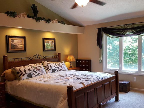 4th image of 6920 Maple Creek Dr