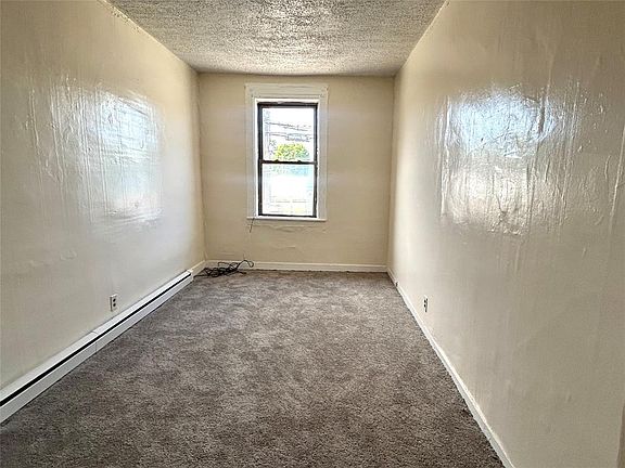 5th image of 2108 Main St #3