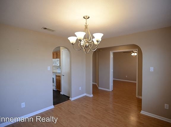 3rd image of 4603 Oxford Dr