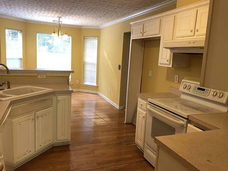 250 Dillion Dr — Photo 13