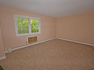 854 Belleville Ave APT 4, New Bedford, MA 02745