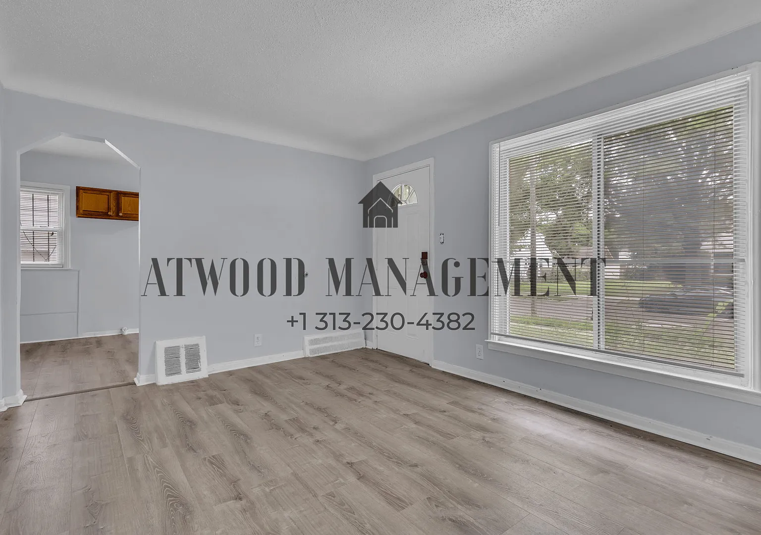 This beautifully updated 3-bedroom, 1-bath single-family home is ready for move-in! — Photo 3