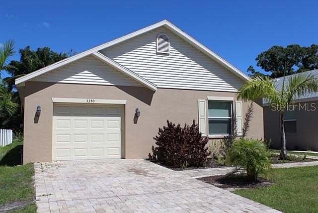 2nd image of 3350 Howell Pl