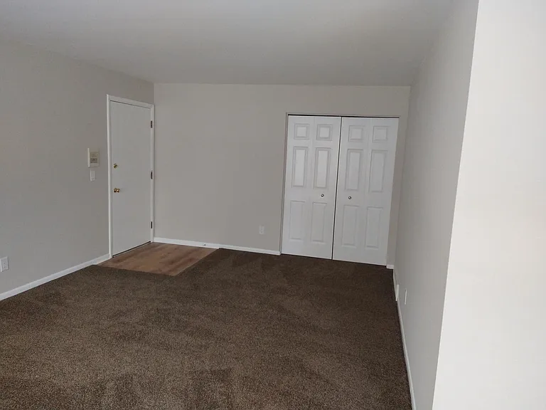 946 N Adams Rd #3 — Photo 6
