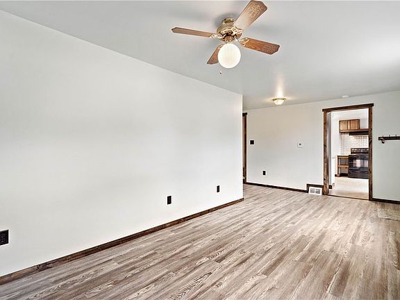 4th image of 226 2nd Ave