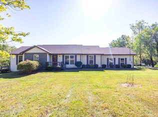 1401 Robertson Dr, Crestwood, KY 40014