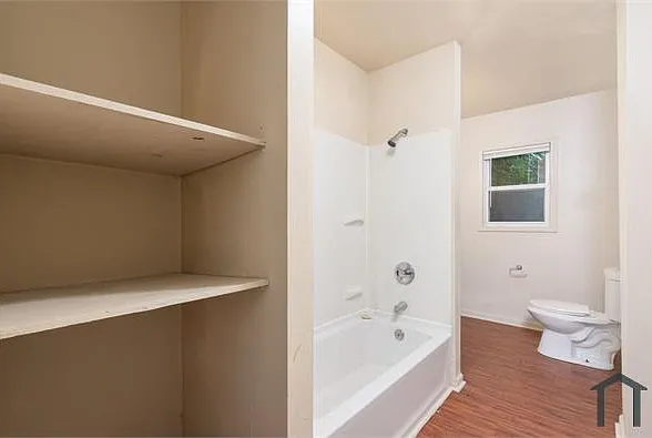 48 S Richardson Ave — Photo 18