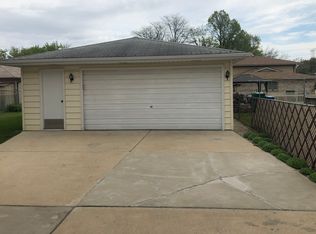 8049 Nordica Ave, Burbank, IL 60459