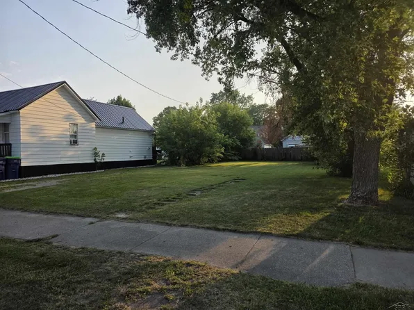 208 S Sheridan St, Bay City, MI 48708