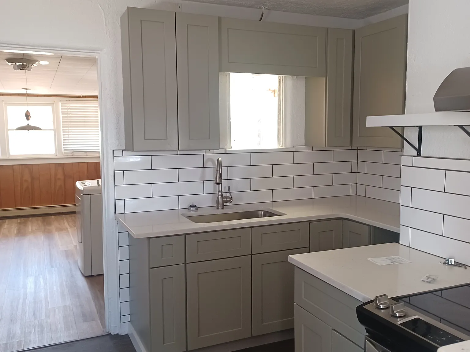 2 bed, $1,100 — Photo 3