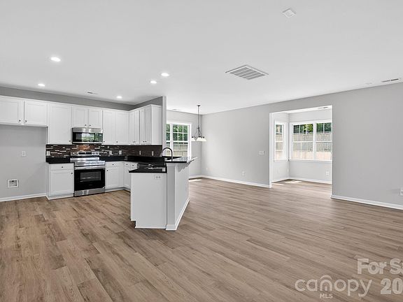 3rd image of 8915 Merrie Rose Ave