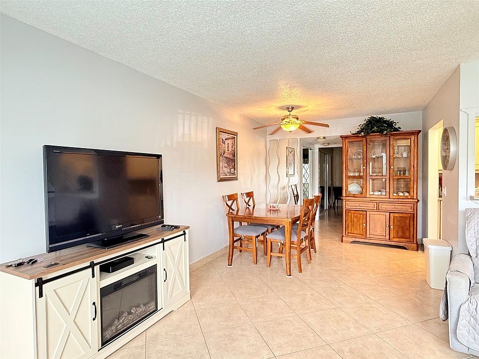 1st image of 53 Markham C #53