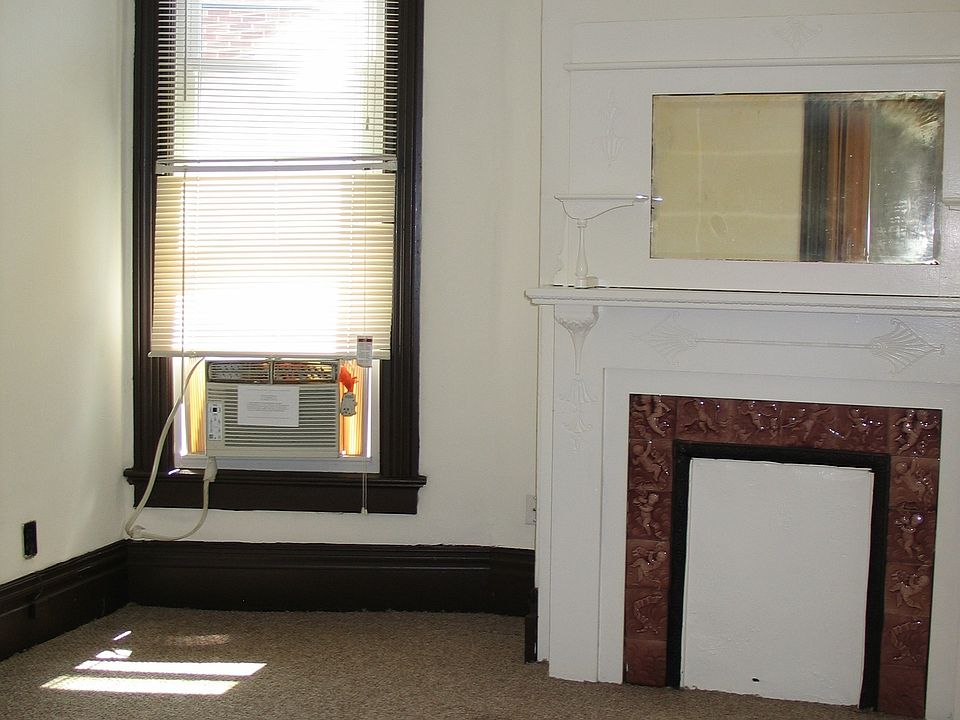 2nd image of 1116 SE 1st St APT C