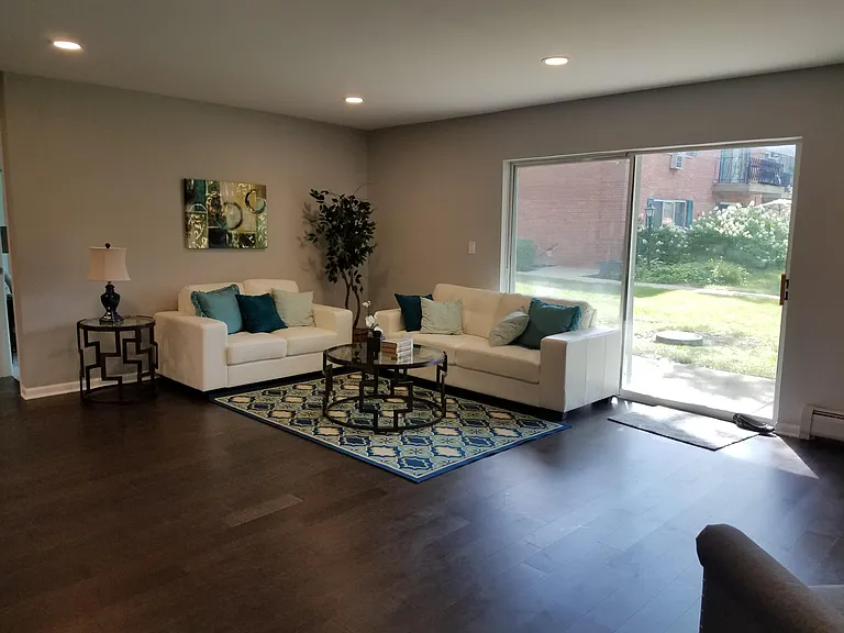 2403 S Goebbert Rd #F101 — Photo 5