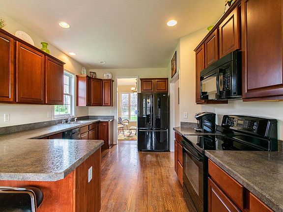 4th image of 2670 Maple Leaf Ct