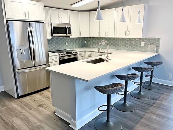 2nd image of 181 Las Palmas Blvd #181