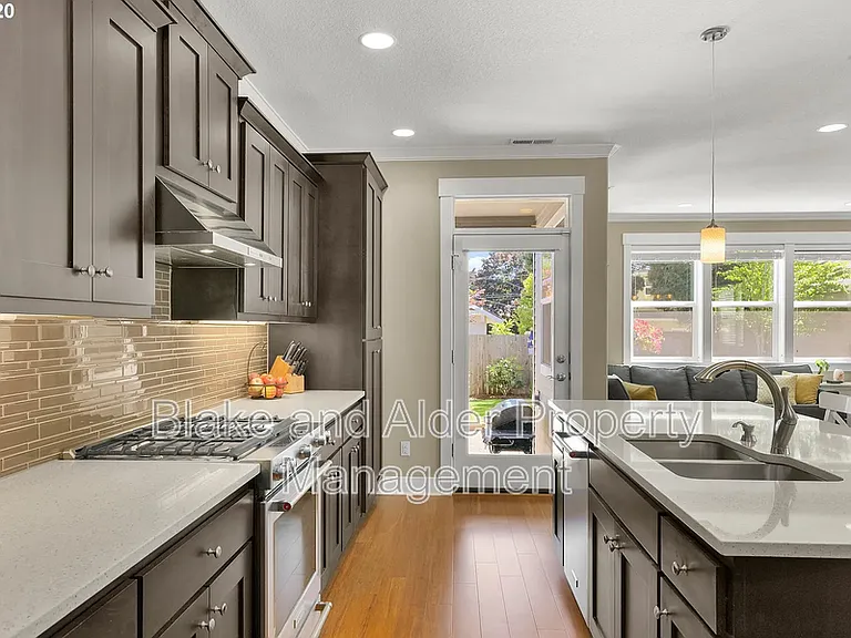3938 NE 66th Ave — Photo 13