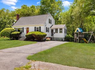 27 Connie Dr, Foxboro, MA 02035