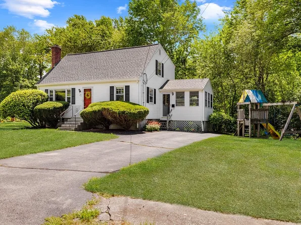 27 Connie Dr, Foxboro, MA 02035