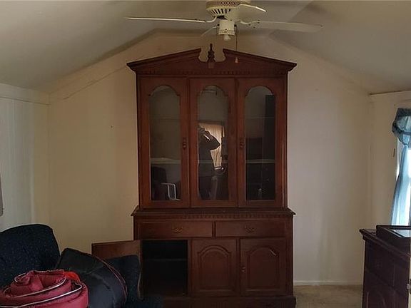 2nd image of 438 S Miami St
