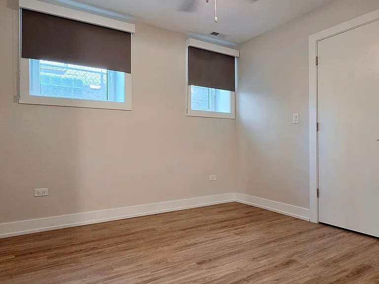 2230 W Wilson Ave — Photo 17