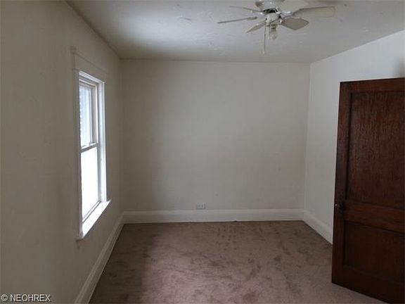 3rd image of 3956 E 42nd St