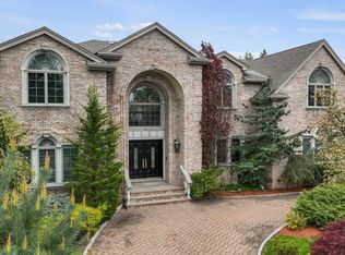 10 Dorchester Rd, Englewood Cliffs, NJ 07632