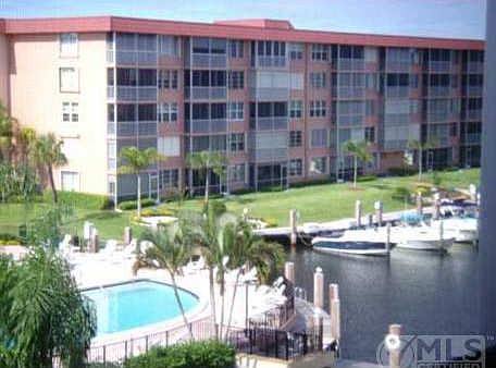 1st image of 911 Gardenia Dr APT 449