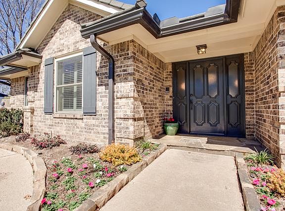 3rd image of 344 W Louella Dr