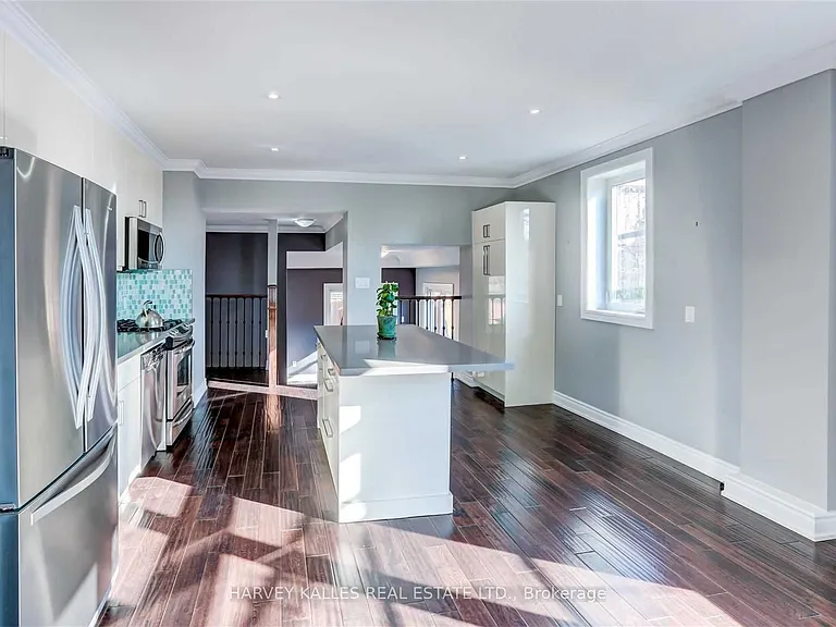 58 Sandford Ave — Photo 8
