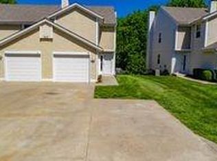 4612 NE Whispering Winds Dr #C, Lees Summit, MO 64064
