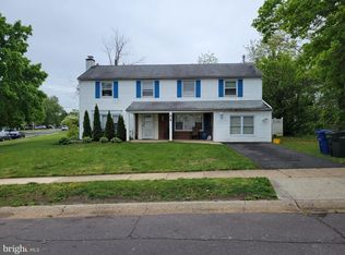 54 Mosshill Ln, Willingboro, NJ 08046