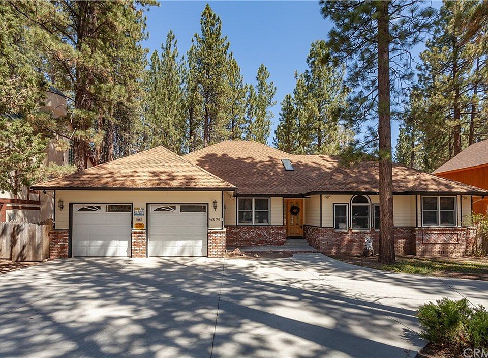 1st image of 42098 Evergreen Dr