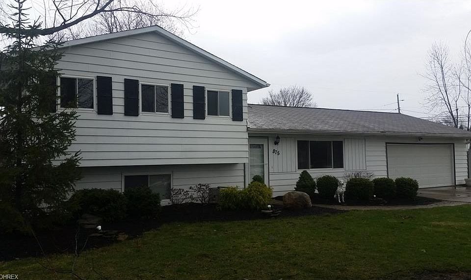 1st image of 875 Roberts St