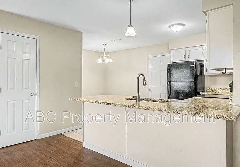 3033 W Mica St — Photo 6