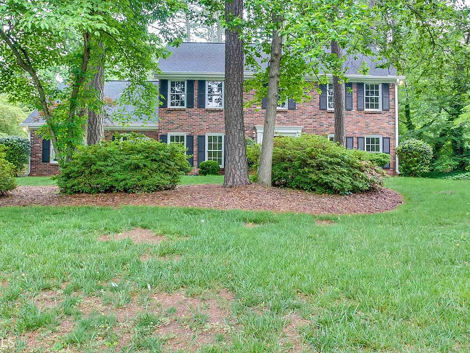 1st image of 1441 Logan Cir