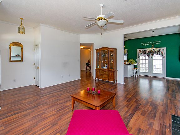 5th image of 240 Churchill Ct