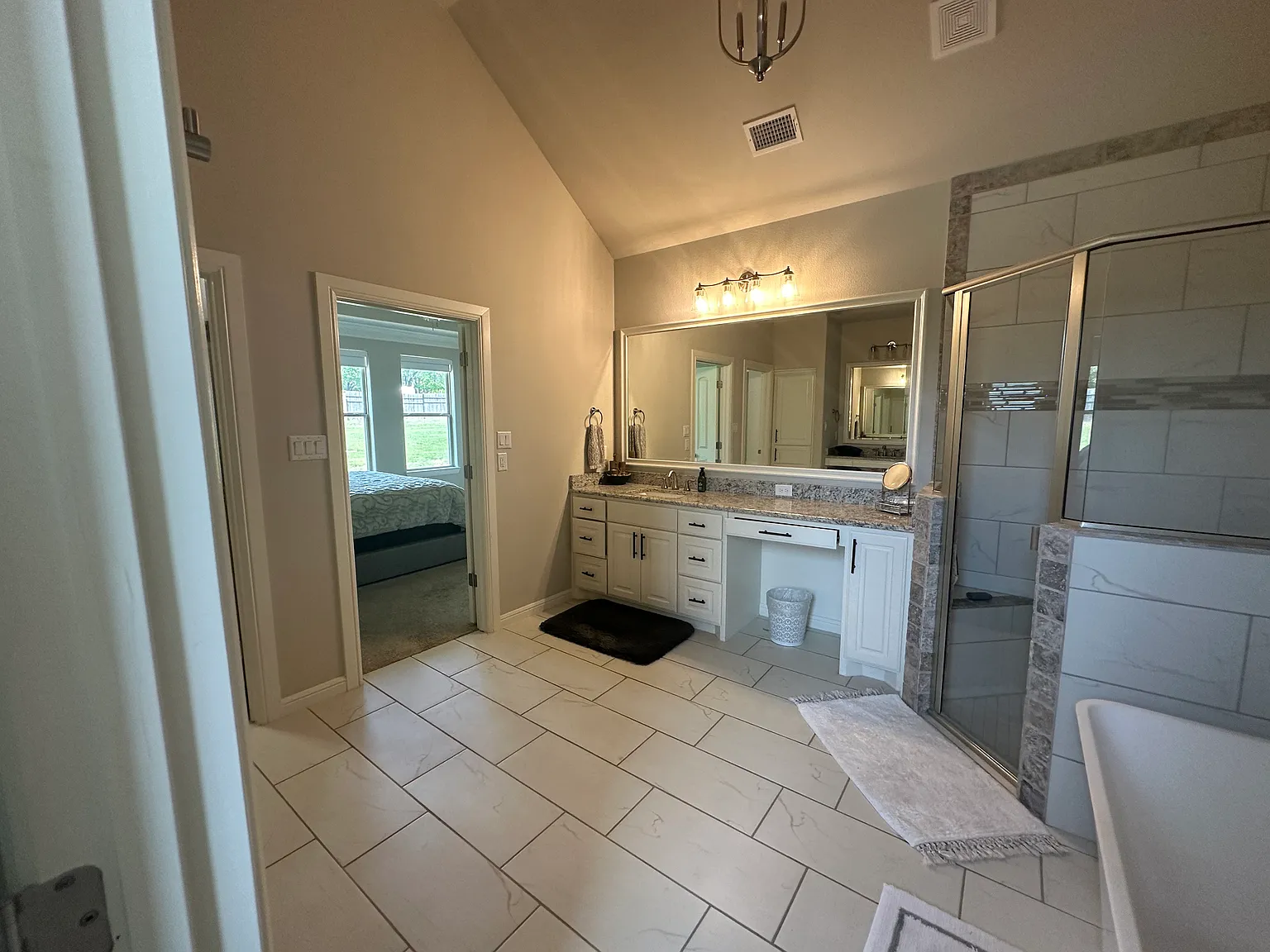 4 bed, 2455 sqft, $3,900 — Photo 4
