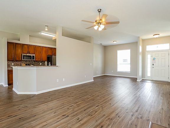 5th image of 1333 Grey Feather Ln