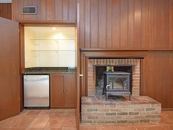 5th image of 8635 Lynnehaven Dr