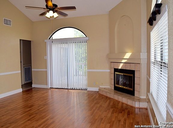4th image of 6208 Les Harrison Dr