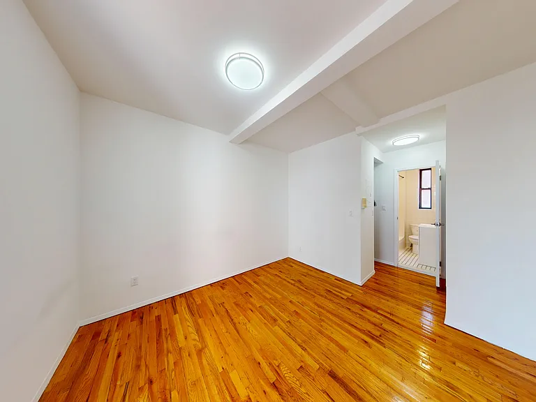 419 E 73rd St #6E — Photo 3