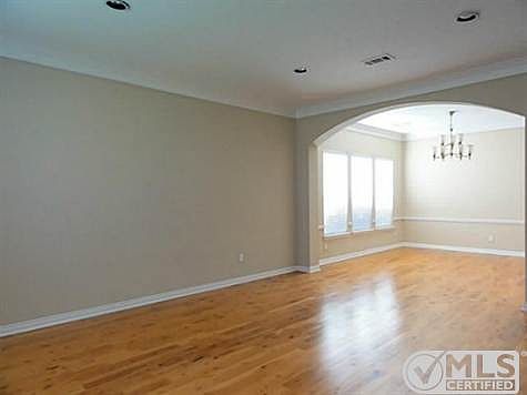 2nd image of 2920 Chalfont Ln