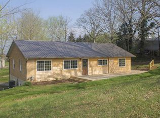 20792 S North Mount Pleasant Rd, Hartsburg, MO 65039