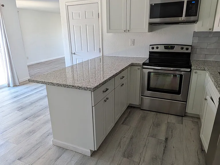 10143 De Soto Way — Photo 6