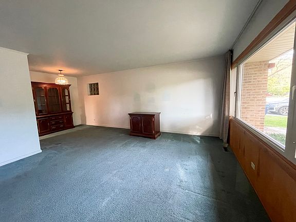 3rd image of 1028 Midway Rd