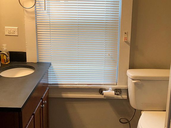 4th image of 5193 Grand River Dr NE