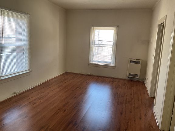 4th image of 456 1/2 S Kenmore Ave #X12
