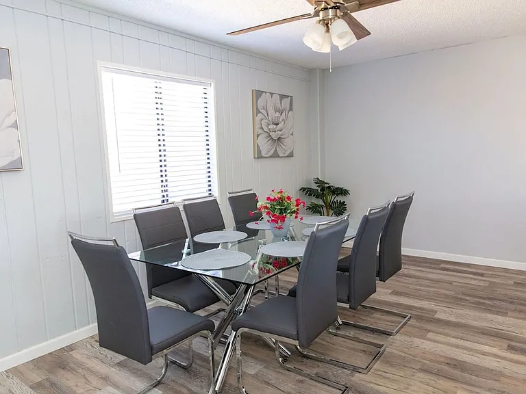 1025 N Menze St — Photo 31