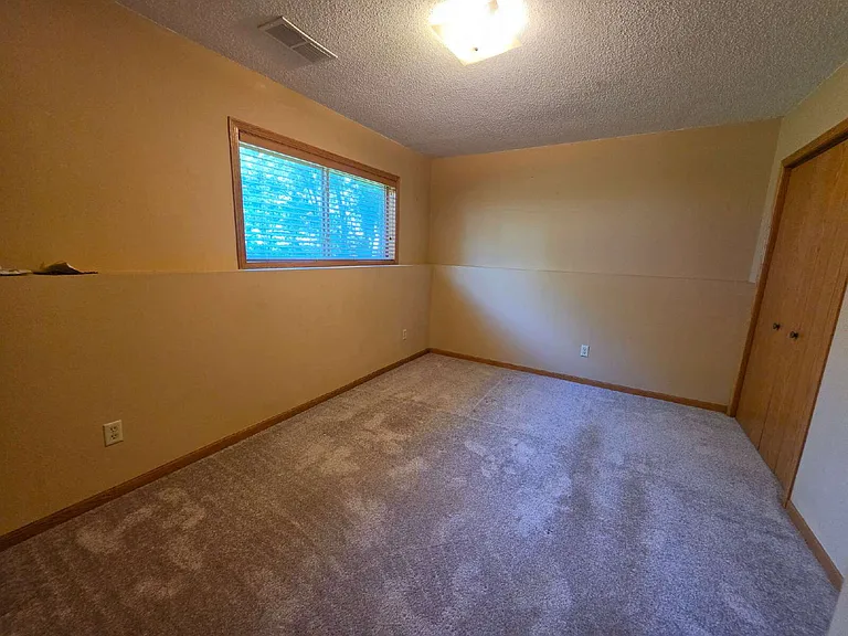 E11975 E Robin Rd — Photo 42